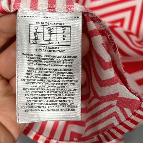 Marciano White Red Geometric Print Front Tie Shirt size small - Picture 9 of 9